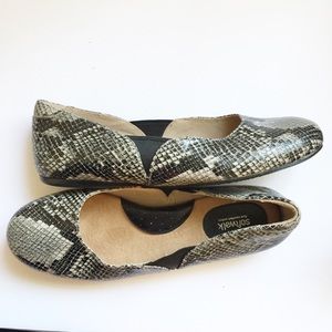Softwalk Norwich Ballet Flats Snake Skin Pattern